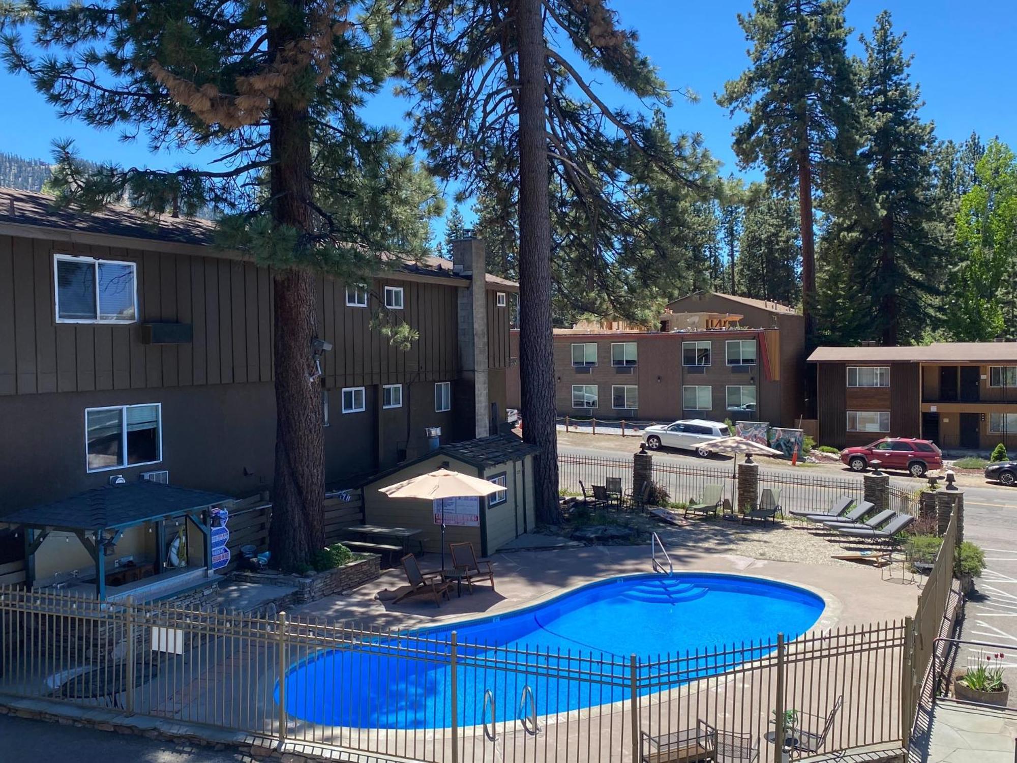 Moose And Maple Motel